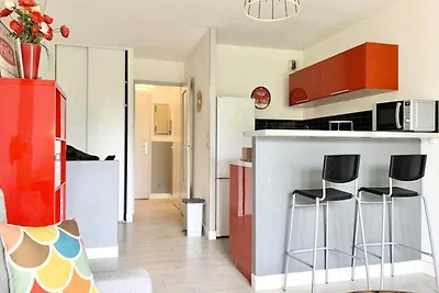 Studio-Schlafsofa in der Nähe der Gem Station