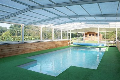 Luxuriöse Villa mit Pool in Stavelot