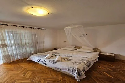 Monolocale ben posizionato a Tribunj