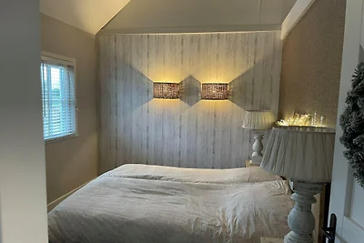 Wunderschönes Chalet am Flussufer in Cothen