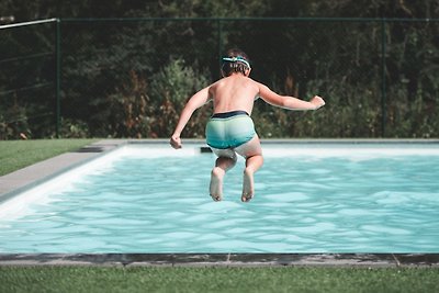 Schöne Zeltlodge mit Mikrowelle, in den...