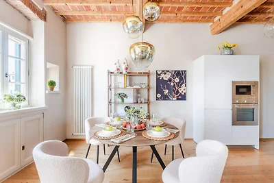 Lucca Apartment in Heart of Tuscany