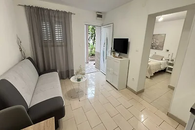 Apartmani Vela Makarska - Studio With Garden...