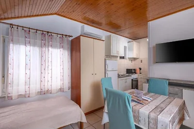 Studio apartment Iva - Studio Apartment