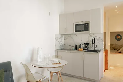 1-Zimmer-Wohnung mit 3 Personen, Balkon, im H...