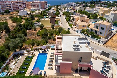 Villa in Armação de Pêra mit Garten