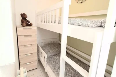 In der Nähe des Hafens und des Strandes