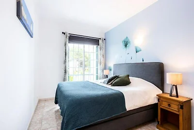 Haus in Albufeira mit Pool und Garten