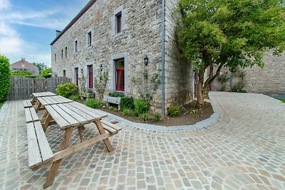 Piacevole casa vacanze con barbeque a Hotton