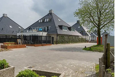 Geräumiges Ferienhaus mit Hafenblick