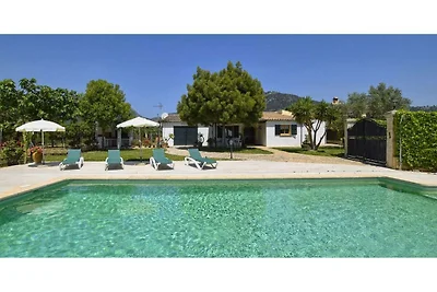 Spaziosa casa vacanze con piscina privata
