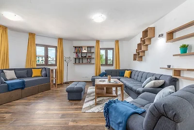 Stilvolles Ferienhaus in Brtonigla mit Pool
