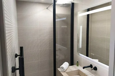 ANGENEHME 2 ZIMMER FÜR 6 PERSONEN AM EINGANG ...