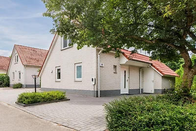 Hochwertige Villa im Grünen