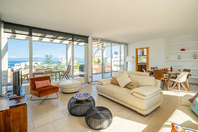 Beautiful villa near Illa Mateua beach