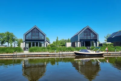 Watervilla in Balk met eigen aanlegsteiger