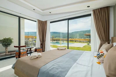 Villa in Kalkan mit Schwimmbecken