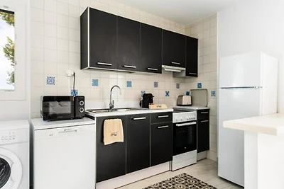 Wohnung in Fona in der Nähe des Sandstrandes