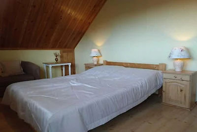 Połowa domu wakacyjnego, ogromny ogród, staw