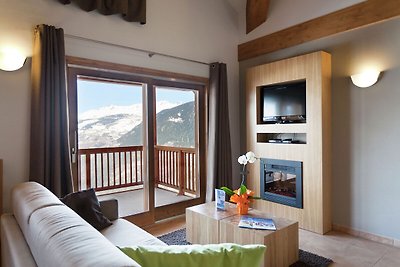 Modern apartment near the ski lift in an auth...