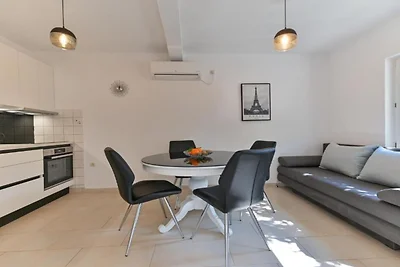 Two Bedroom Apartment with Terrace and Pool