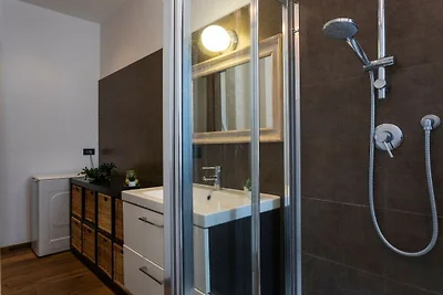 Wohnung in Torino mit Balkon und Parken