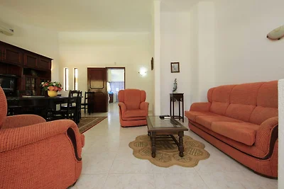 Traditionelle portugiesische Villa im rustika...