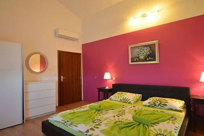 Exquisite Secluded Villa with Pool - Four Bed...