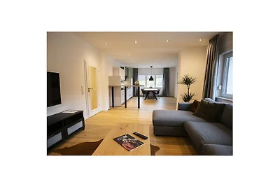 Q-Stall, Apartment 02