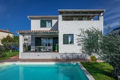 Villa en Krnica con piscina