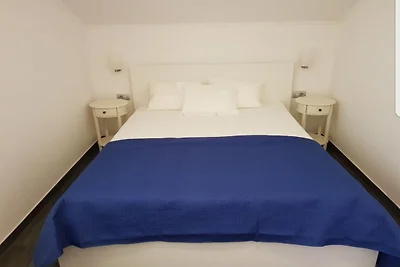Apartments near the beach Orebic - One bedroo...