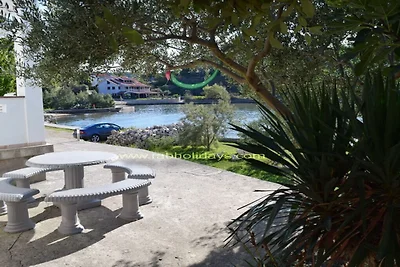 Ferienhaus in Rab mit Schwimmbecken