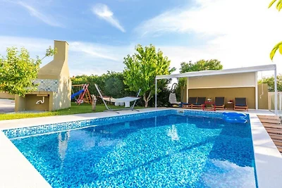 Villa in Poljica Brig mit Schwimmbecken