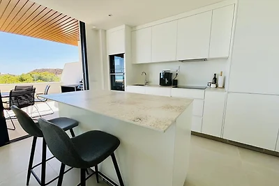 Wunderschöne Wohnung mit Pool und Garten.