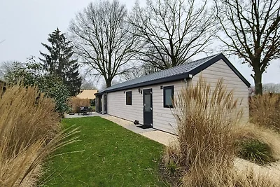 Chalet in Kaatsheuvel met tuin