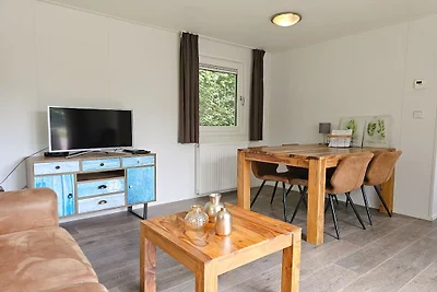 Cottage in Oostkapelle met zwembad