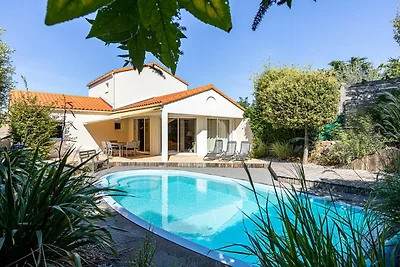 Villa in Les Sables d Olonne mit Pool