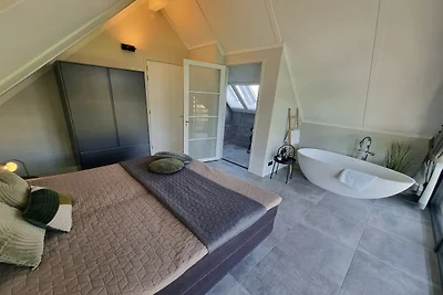 Privater Anlegesteg + moderner Komfort