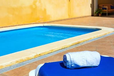 Huis in Muro met zwembad en barbecueplaats