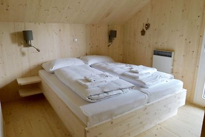 Uitnodigend chalet met sauna en whirlpool