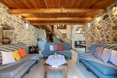 Villa in Chania mit Pool und Bergblick