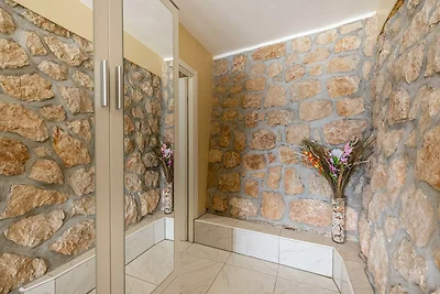 Ferienhaus in Tribanj in der Nהhe des...