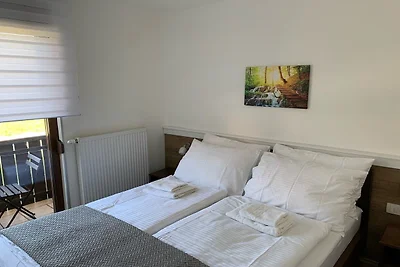 Guesthouse Family Bosnic - Suite Room with Ba...