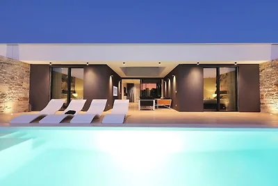 Villa in Kraj, Tkon mit Schwimmbecken