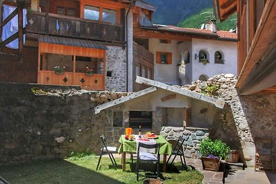 Modernes Haus im Val di Fiemme mit Garten