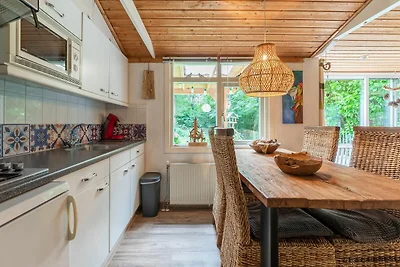 Malerisches Ferienhaus im Park Hunzebergen