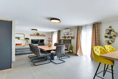 RE con piscina e spa Confortevole residenza p...