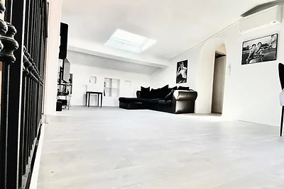 Apartment in Cannes mit hellen Innenräumen