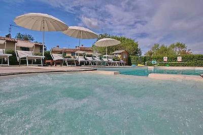 Cottage a Montelabbate con piscina