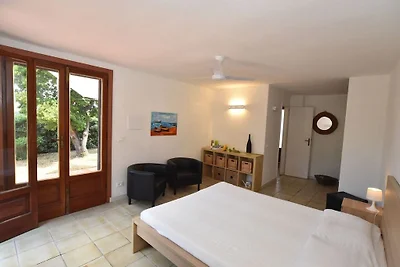 Scenografica casa vacanze con piscina